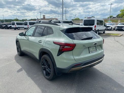 Used 2024 Chevrolet Trax ACTIV w/ Sunroof Package image 5