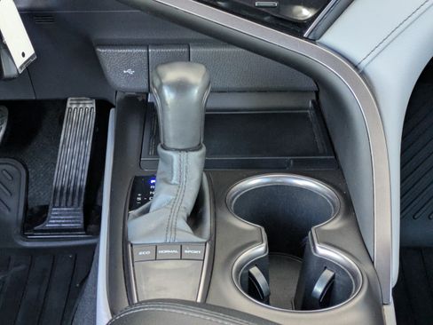 Used 2023 Toyota Camry SE FWD image 19