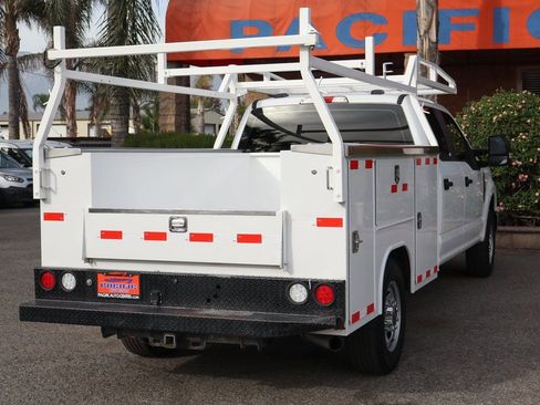 Used 2022 Ford F250 XL w/ Power Equipment Group image 9