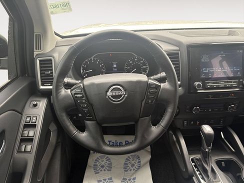 Used 2024 Nissan Frontier SV w/ SV Convenience Package AWD/4WD image 12