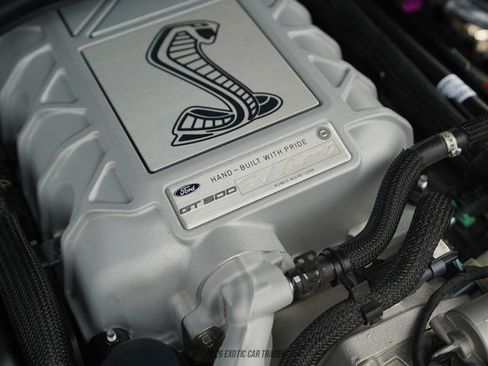 Used 2021 Ford Mustang Shelby GT500 w/ Carbon Fiber Track Pack RWD image 18