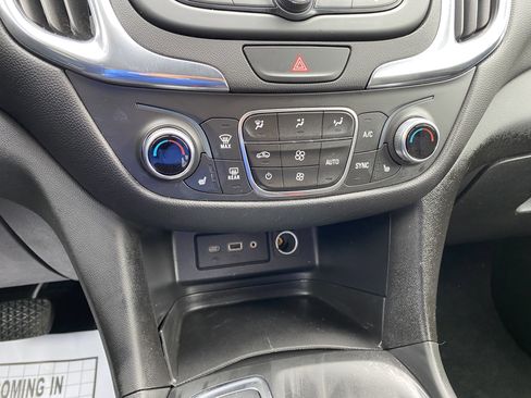 Used 2020 Chevrolet Equinox LT image 28