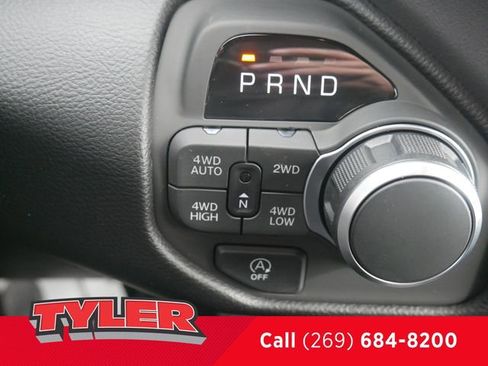 New 2026 RAM 1500 4x4 Crew Cab image 30