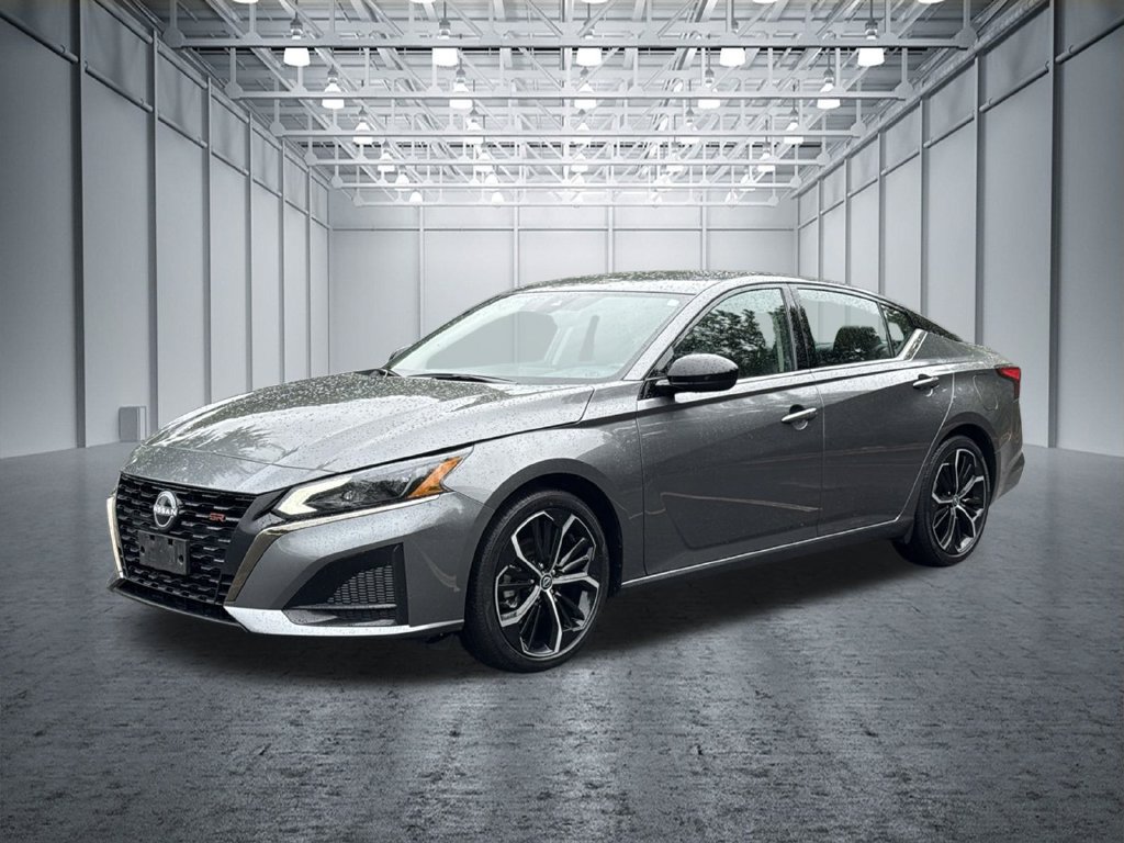 Used 2025 Nissan Altima 2.5 SR FWD image 3