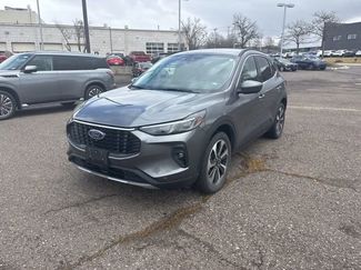 Used 2024 Ford Escape Platinum video 1