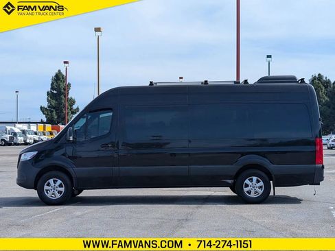 Used 2019 Mercedes-Benz Sprinter 2500 image 4