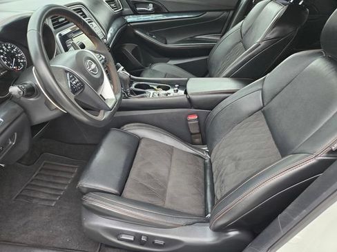 Used 2023 Nissan Maxima SR w/ Sport Mat Group FWD image 18