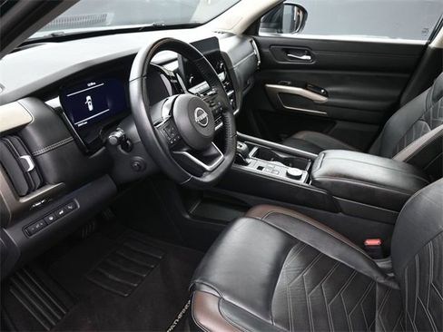 Used 2022 Nissan Pathfinder Platinum w/ Cargo Package image 19