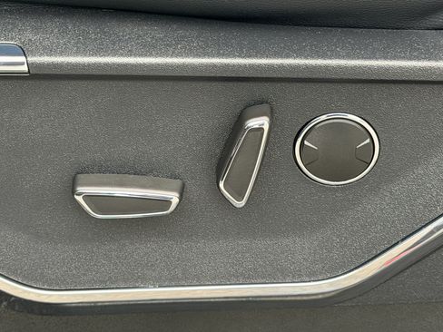 Certified 2022 Ford F150 Lariat w/ Equipment Group 502A High image 14