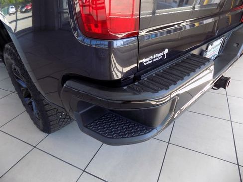 Used 2023 Chevrolet Silverado 1500 Custom Trail Boss AWD/4WD image 9