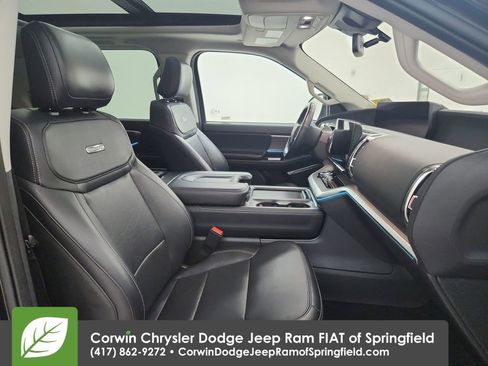 Used 2025 Ford Expedition Max Platinum AWD/4WD image 25