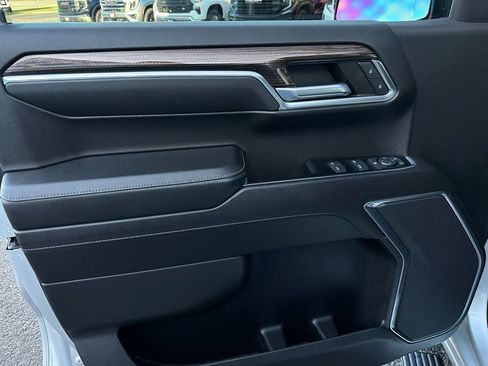 Used 2022 Chevrolet Silverado 1500 LT image 11