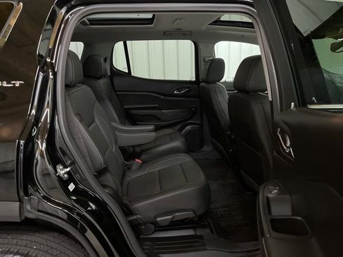 Used 2023 GMC Acadia SLT w/ Preferred Package image 19