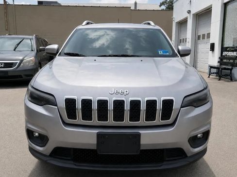 Used 2019 Jeep Cherokee Latitude w/ Popular Appearance Group AWD/4WD image 9