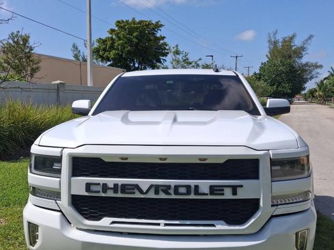 Used 2018 Chevrolet Silverado 1500 LT RWD image 3