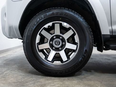 Used 2024 Toyota 4Runner TRD Off-Road image 8