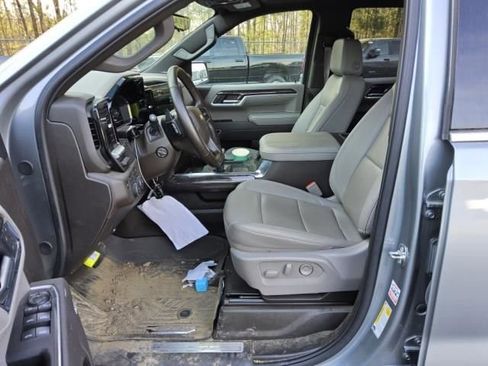 Used 2025 Chevrolet Silverado 1500 LTZ image 4