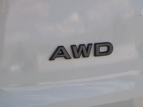 Used 2024 Nissan Rogue S AWD/4WD image 8