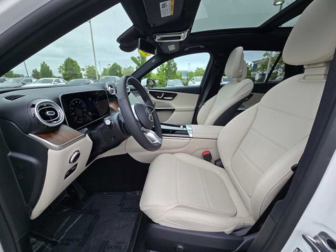 Used 2025 Mercedes-Benz GLC 300 4MATIC image 20