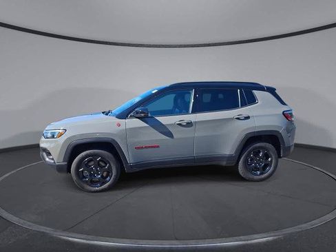 Used 2024 Jeep Compass Trailhawk AWD/4WD image 4