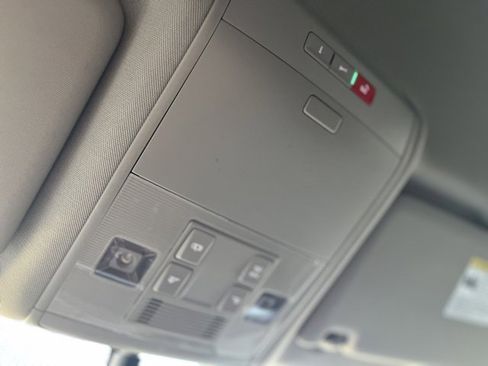 Used 2022 Volkswagen Atlas SE image 17