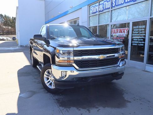 Certified 2017 Chevrolet Silverado 1500 LT w/ LT Convenience Package image 32