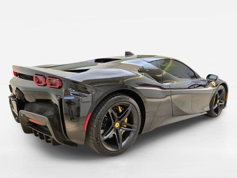 Used 2022 Ferrari SF90 Stradale AWD/4WD image 9
