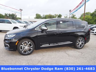 New 2026 Chrysler Pacifica Pinnacle