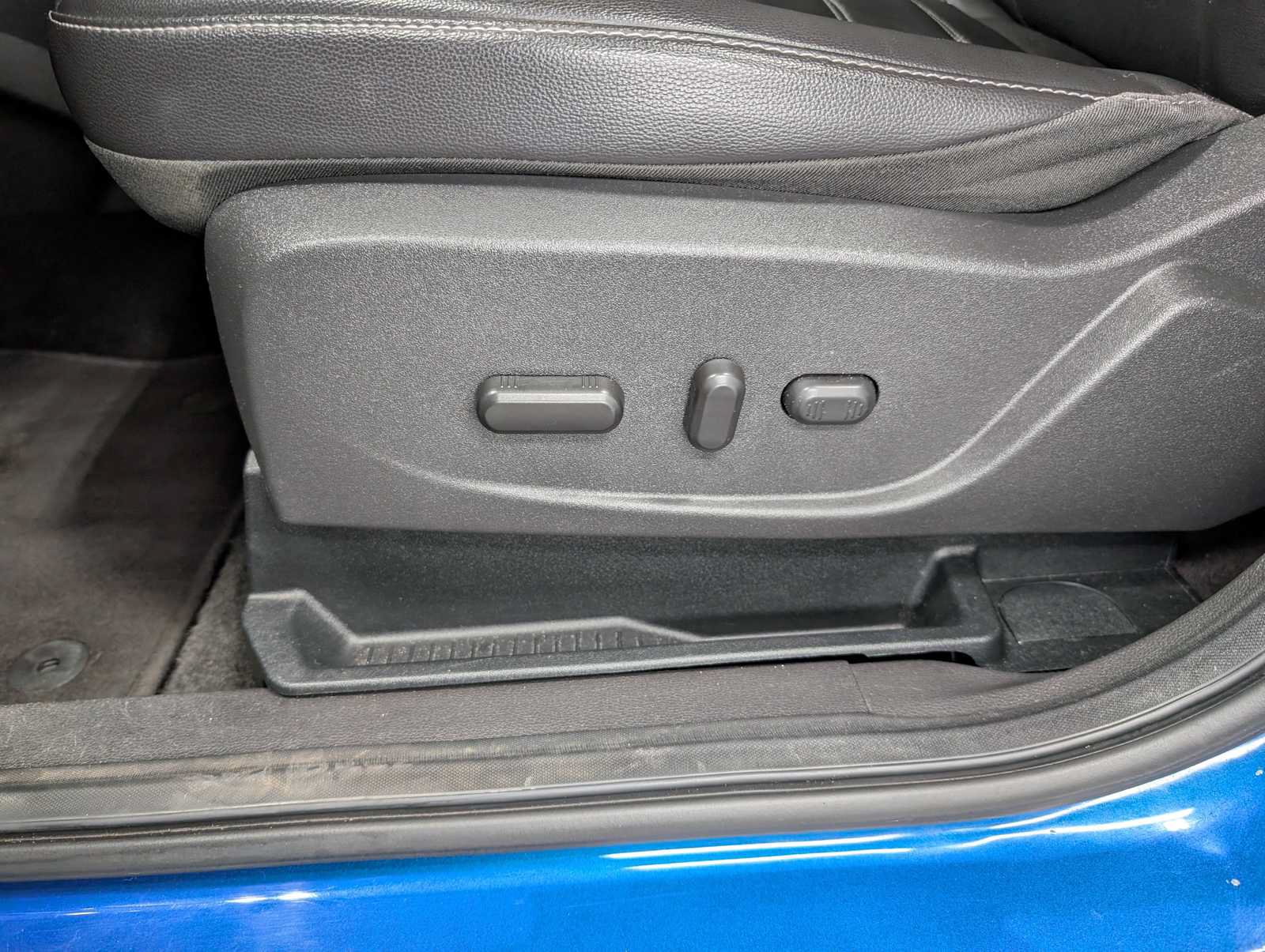 Used 2017 Ford Escape Titanium AWD/4WD image 39