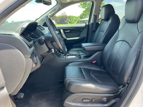 Used 2016 GMC Acadia SLT w/ Premium Edition FWD image 3