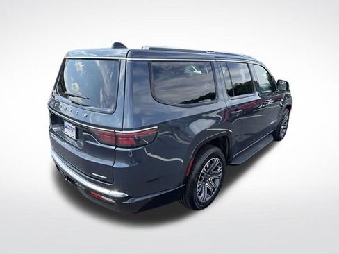 Used 2024 Jeep Wagoneer Series II w/ Flexible Seating Group AWD/4WD image 7
