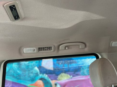 Used 2016 Nissan Quest SV image 11