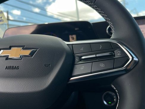 New 2025 Chevrolet Traverse LT w/ LPO, Floor Liner Package image 13