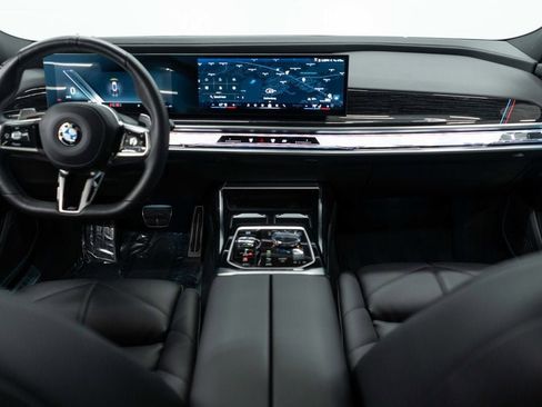 Used 2025 BMW 740i xDrive AWD/4WD image 9