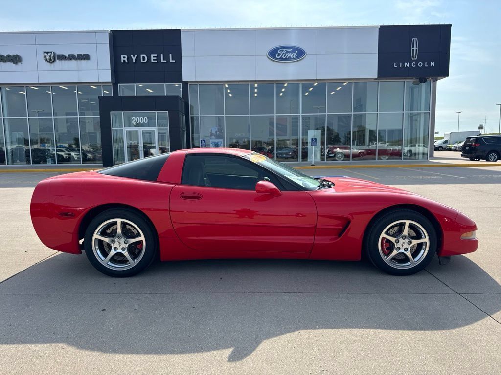 Used 2000 Chevrolet Corvette Coupe w/ Memory Pkg RWD image 2