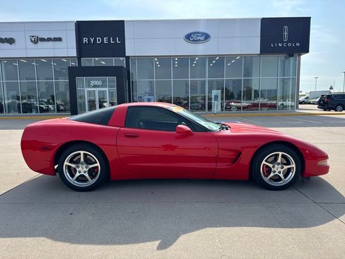 Used 2000 Chevrolet Corvette Coupe w/ Memory Pkg RWD image 2