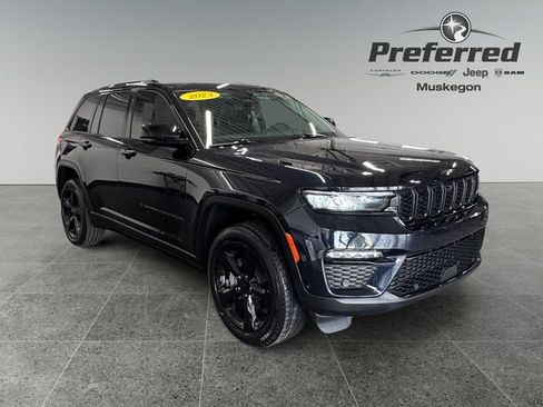 Used 2023 Jeep Grand Cherokee Limited w/ Luxury Tech Group II AWD/4WD image 1