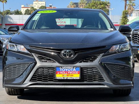 Used 2023 Toyota Camry SE image 9