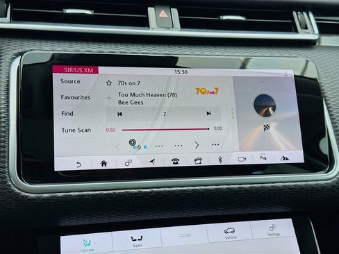 Used 2018 Land Rover Range Rover Velar S image 11