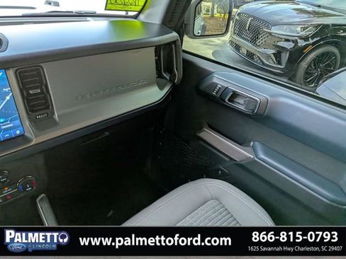 Used 2022 Ford Bronco Outer Banks w/ Sasquatch Package AWD/4WD image 15