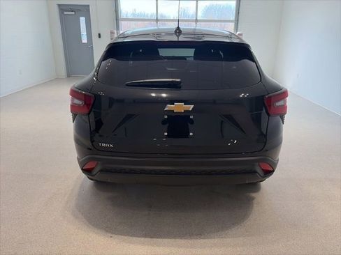 New 2026 Chevrolet Trax LS w/ LS Convenience Package FWD image 5