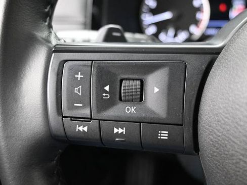 Used 2025 Nissan Pathfinder SV AWD/4WD image 20