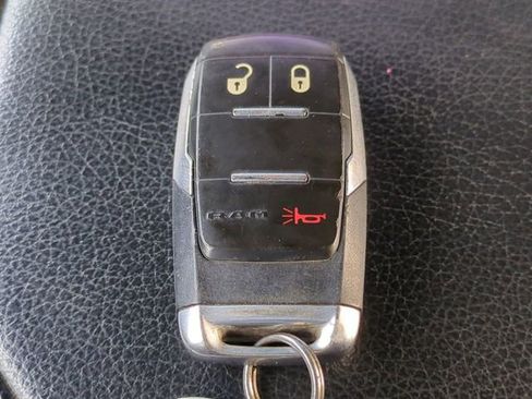 Used 2021 RAM 3500 Big Horn image 27