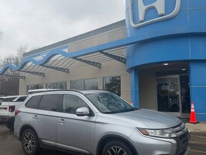 Used 2016 Mitsubishi Outlander SE