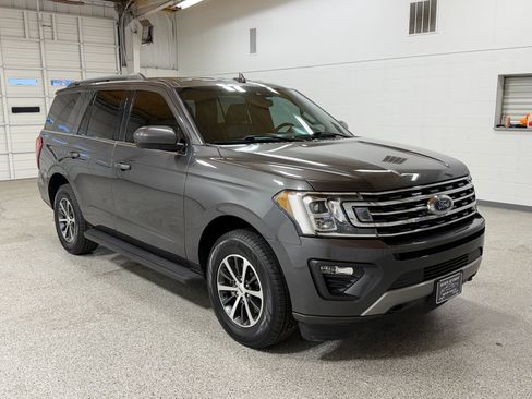 Used 2021 Ford Expedition XLT image 6
