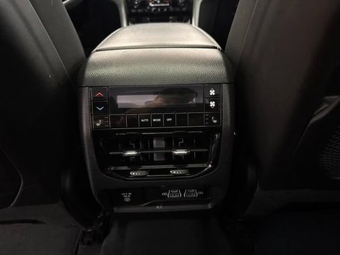 Used 2023 Jeep Grand Cherokee L Limited w/ Trailer Tow Group (B) AWD/4WD image 43