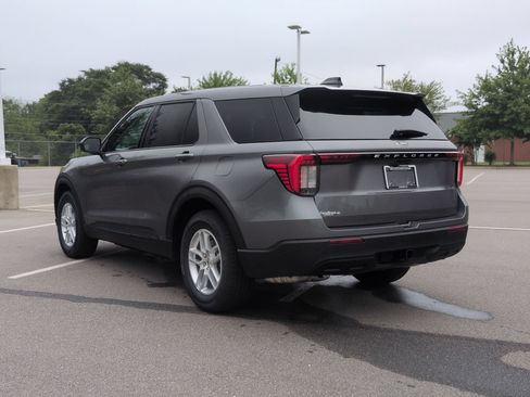 New 2026 Ford Explorer Active RWD image 6