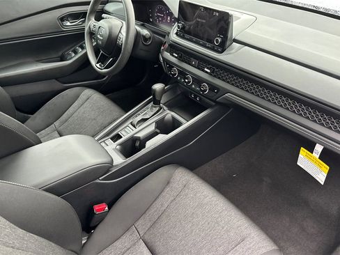 Certified 2025 Honda Accord SE image 14