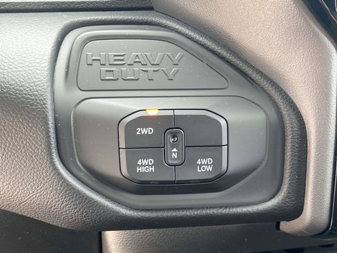 Used 2026 RAM 2500 Big Horn AWD/4WD image 32