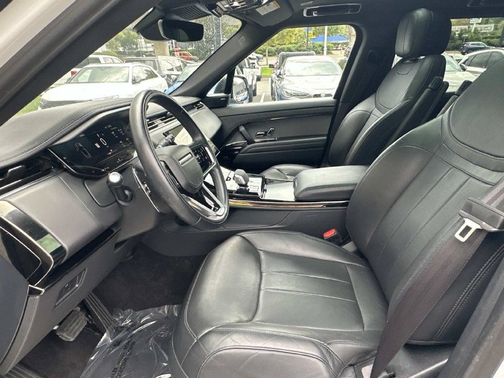 Used 2025 Land Rover Range Rover Sport SE AWD/4WD image 17